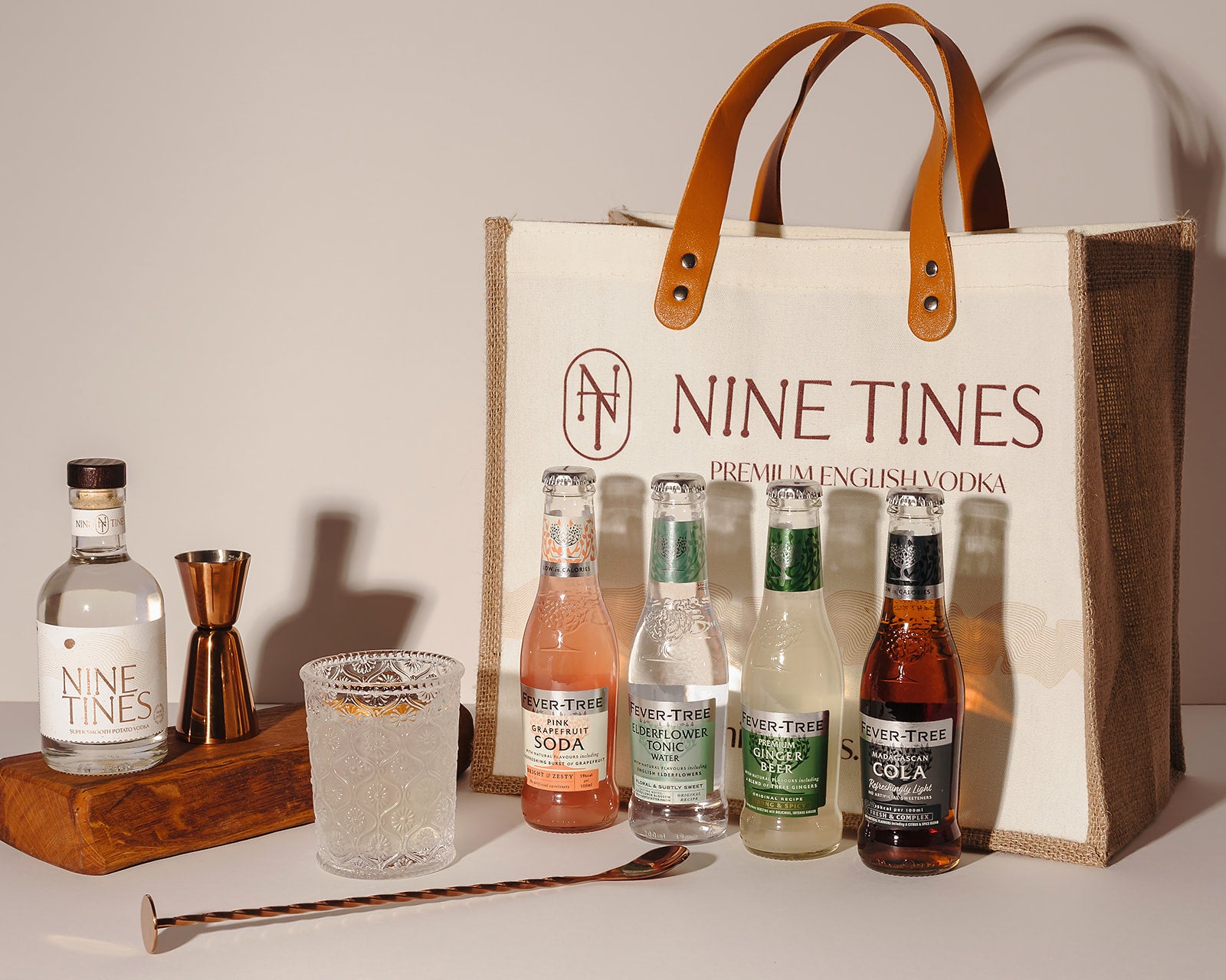Small Tines and Tonic Hamper